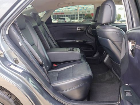 Used 2017 Toyota Avalon Touring image 10