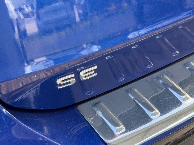 Used 2022 Volkswagen Taos SE FWD image 12