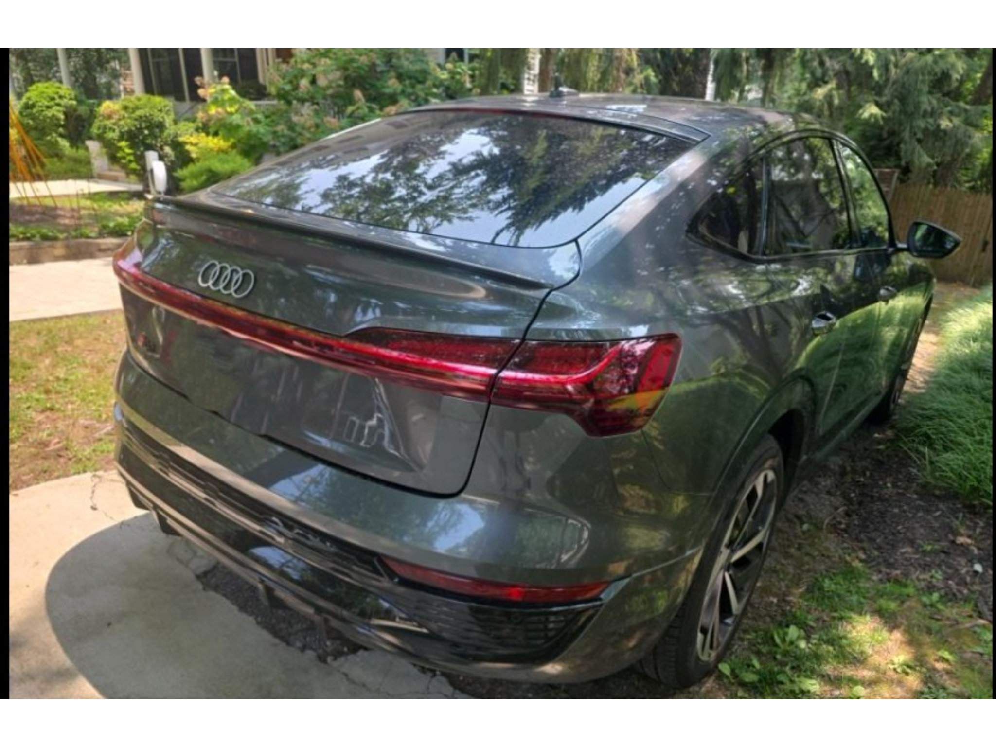 Used 2024 Audi Q8 e-tron Prestige w/ Prestige Package AWD/4WD image 3