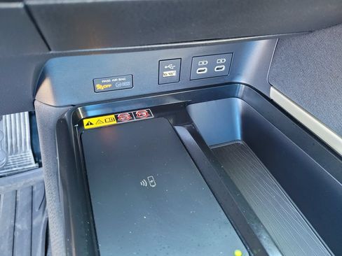 Used 2025 Toyota Camry LE FWD image 15