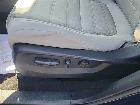 Used 2017 Honda CR-V EX image 16