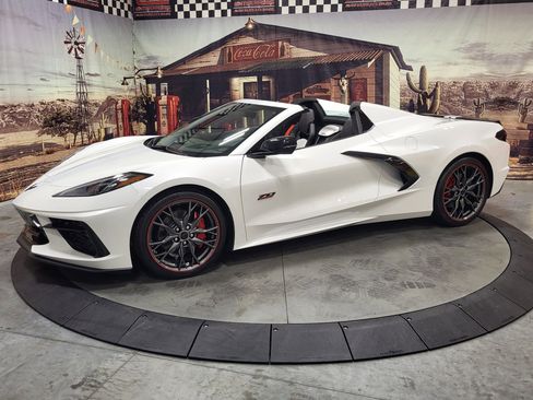 Used 2023 Chevrolet Corvette Stingray Premium Conv RWD image 3