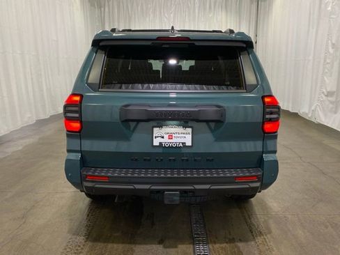 New 2026 Toyota 4Runner TRD Off-Road Premium AWD/4WD image 4