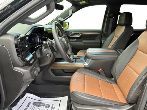 New 2026 Chevrolet Silverado 1500 High Country AWD/4WD image 11