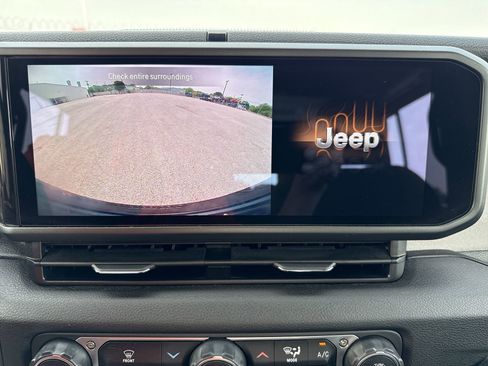 Used 2024 Jeep Wrangler Unlimited Sport AWD/4WD image 23