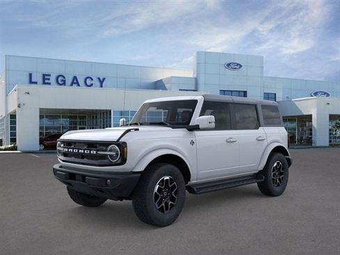New 2025 Ford Bronco Outer Banks image 1