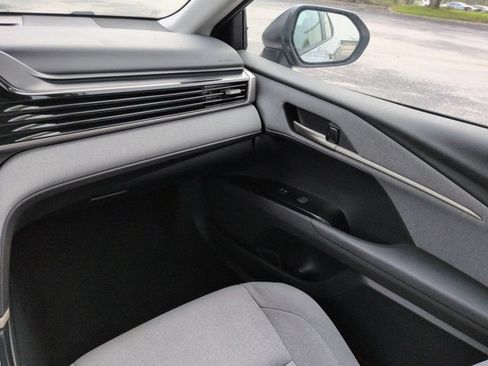 Used 2025 Toyota Camry LE FWD image 16