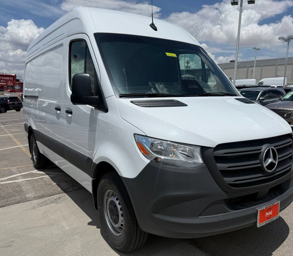 Used 2026 Mercedes-Benz Sprinter 2500 image 2