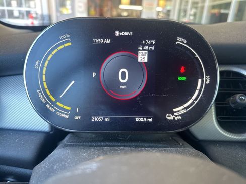 Used 2024 MINI Cooper SE FWD image 2