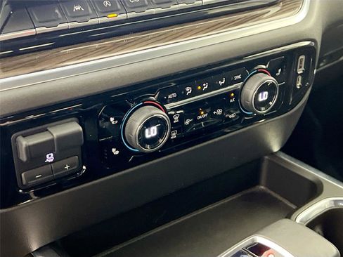 Used 2022 Chevrolet Silverado 1500 RST image 15