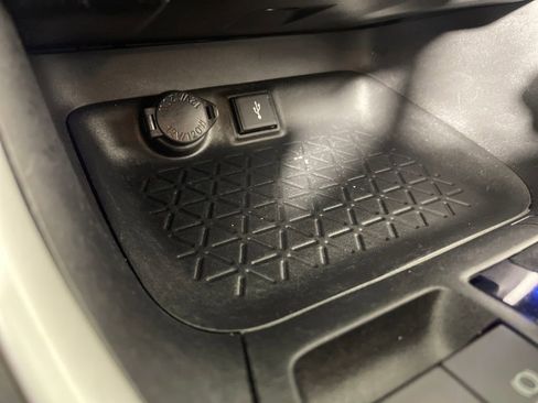 Certified 2021 Toyota RAV4 LE image 30