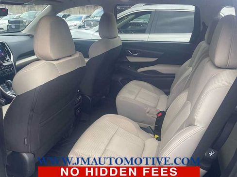 Used 2021 Subaru Ascent Premium w/ Convenience Package AWD/4WD image 3