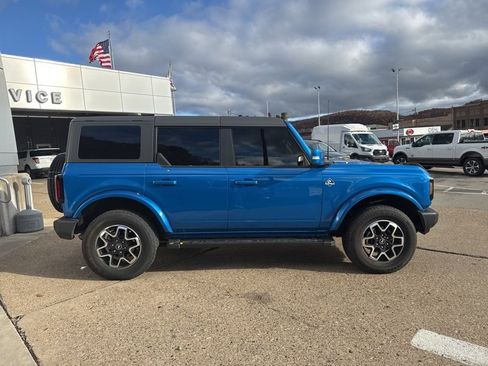 Used 2024 Ford Bronco Outer Banks image 6