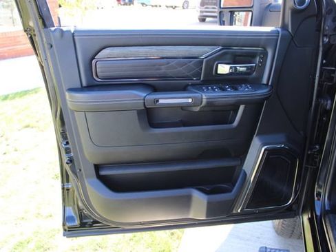 Used 2025 RAM 2500 Limited AWD/4WD image 13