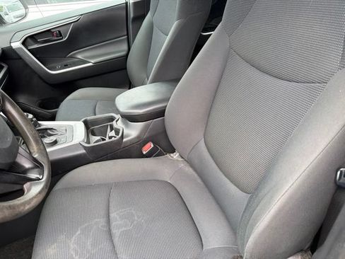 Used 2020 Toyota RAV4 LE w/ Carpet Mat Package AWD/4WD image 9