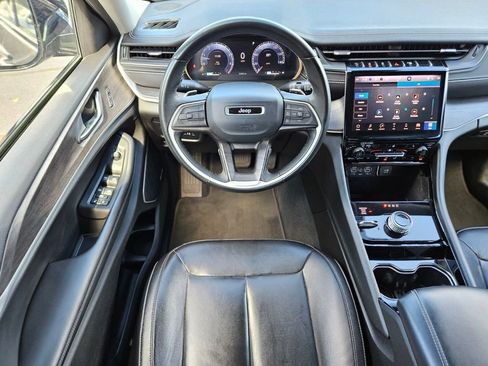 Used 2022 Jeep Grand Cherokee Limited image 13