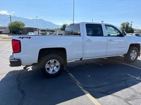 Used 2018 Chevrolet Silverado 1500 LT w/ Trailering Package AWD/4WD image 4