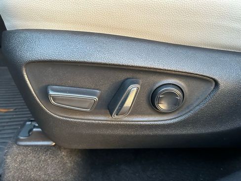 Used 2025 Toyota Grand Highlander FWD image 16