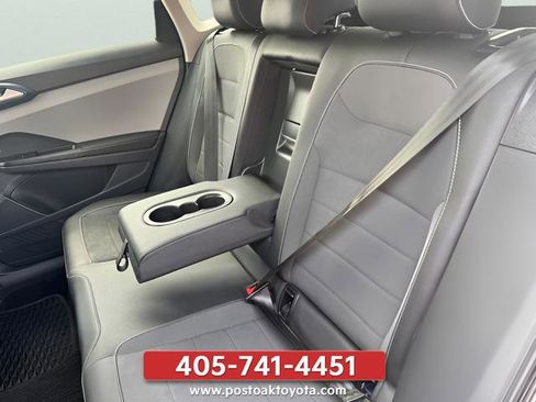 Used 2024 Volkswagen Taos SE FWD image 13
