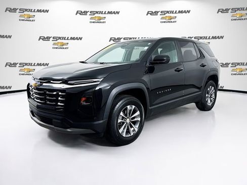 Used 2025 Chevrolet Equinox LT FWD image 3