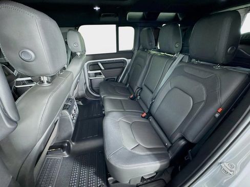 Used 2024 Land Rover Defender 110 X-Dynamic SE image 24