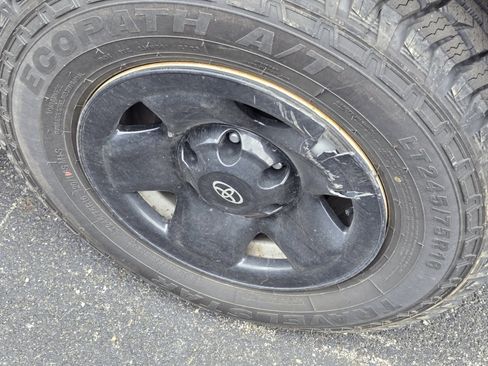 Used 2021 Toyota Tacoma SR image 15