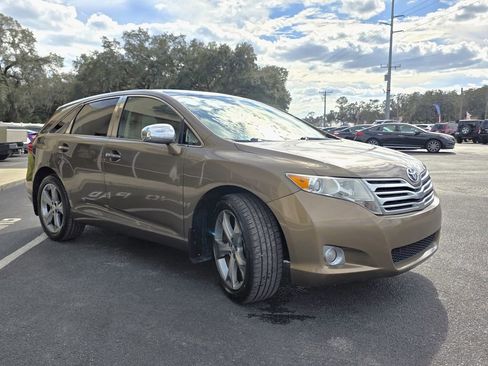 Used 2012 Toyota Venza XLE image 3