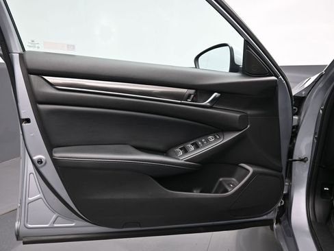 Certified 2018 Honda Accord Sport image 30