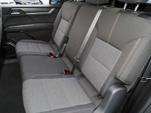 Used 2025 GMC Acadia Elevation image 23