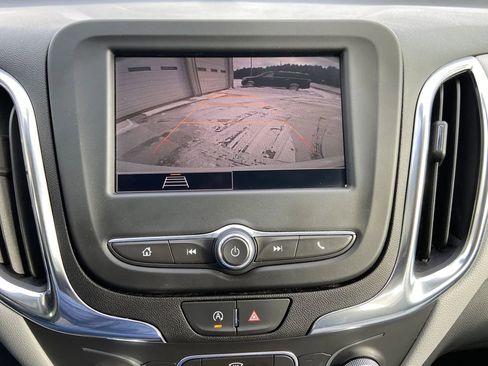 Used 2024 Chevrolet Equinox LS image 17