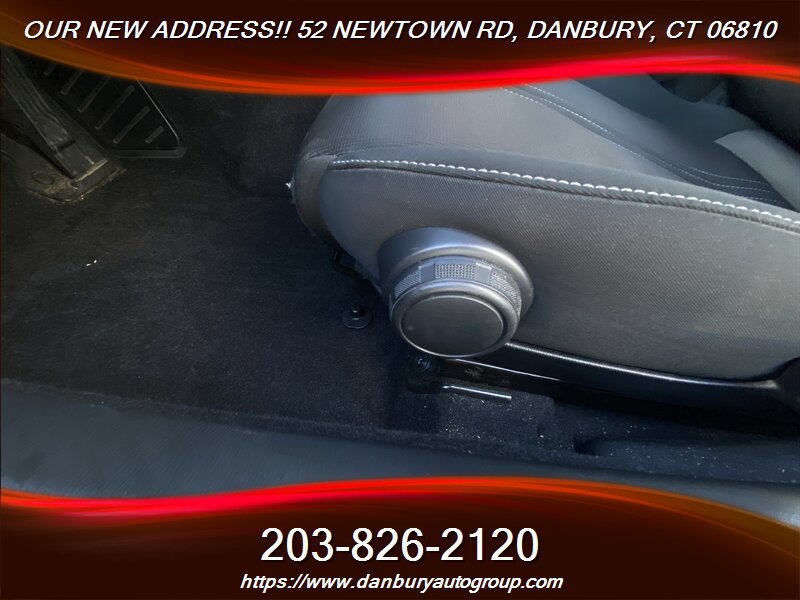 Used 2021 MAZDA MX-5 Miata Club RWD image 15