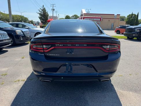 Used 2015 Dodge Charger SE w/ Sport Appearance Group RWD image 5
