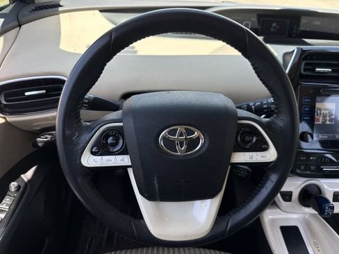 Used 2016 Toyota Prius Three w/ Advanced Technology Package FWD image 13