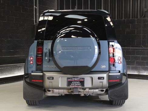 Used 2023 Land Rover Defender 110 X-Dynamic SE image 10