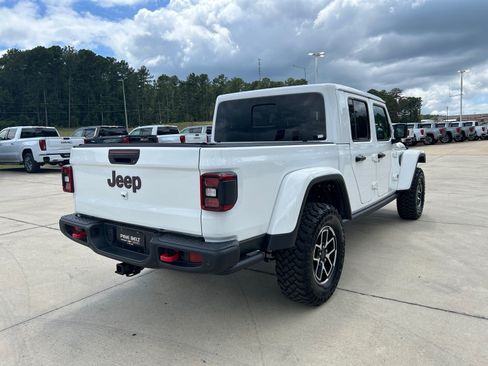 Used 2025 Jeep Gladiator Rubicon AWD/4WD image 3