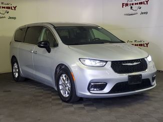 Used 2024 Chrysler Pacifica Touring-L FWD video 2