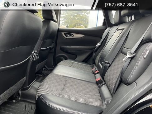 Used 2020 Nissan Rogue Sport SV w/ Technology Package image 24