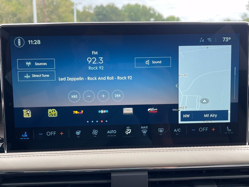 New 2025 Lincoln Corsair Reserve FWD image 11