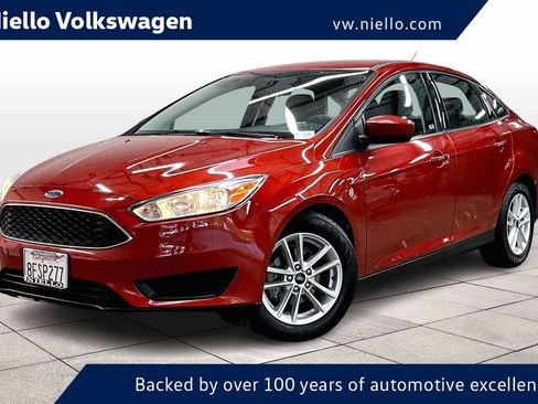 Used 2018 Ford Focus SE image 1