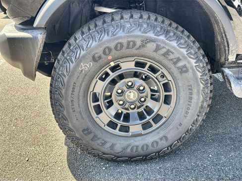 New 2026 Ford Bronco Outer Banks w/ Sasquatch Package image 17