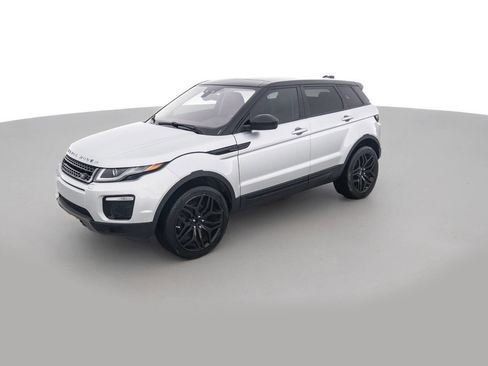Used 2017 Land Rover Range Rover Evoque SE image 9