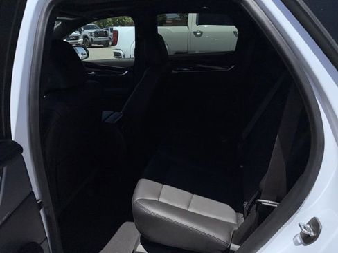 Used 2024 Cadillac XT5 Premium Luxury FWD image 8