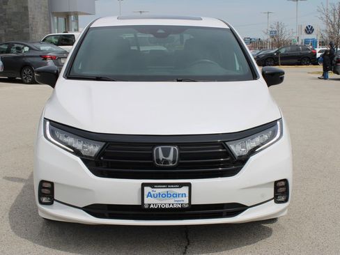 Used 2023 Honda Odyssey Sport image 2