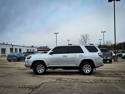 Used 2015 Toyota 4Runner Limited image 7