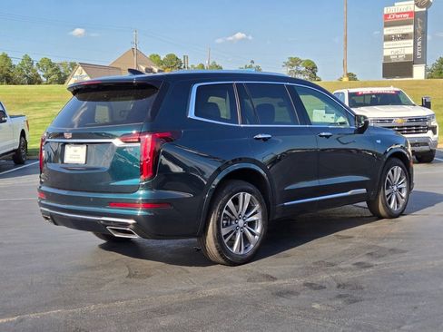Used 2024 Cadillac XT6 Premium Luxury w/ Technology Package AWD/4WD image 5