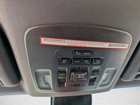 Used 2021 Toyota Avalon Limited image 17