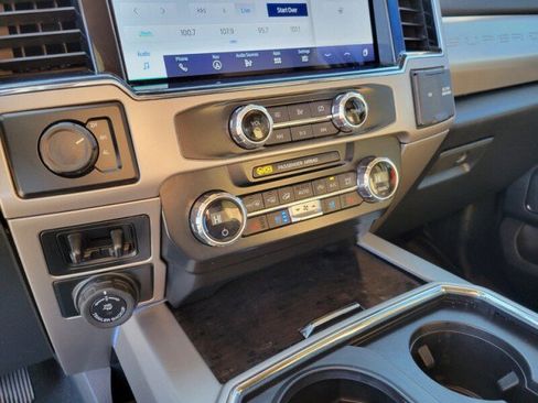 Used 2022 Ford F350 Lariat w/ Lariat Ultimate Package image 23