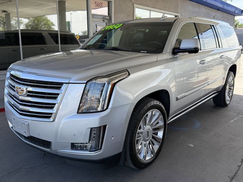 Used 2019 Cadillac Escalade ESV Platinum AWD/4WD image 3