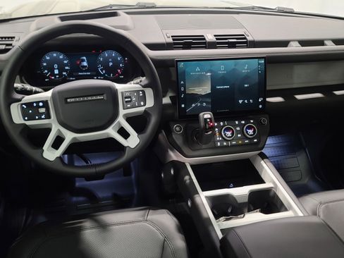 New 2026 Land Rover Defender 110 X-Dynamic SE image 5