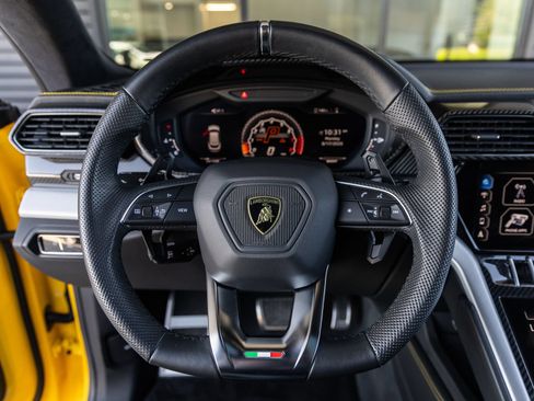 Used 2021 Lamborghini Urus AWD/4WD image 33